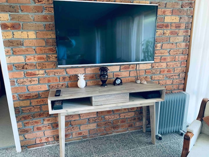 Ocean View Apartment, Below Home. Excellent Rates. - Newcastle
