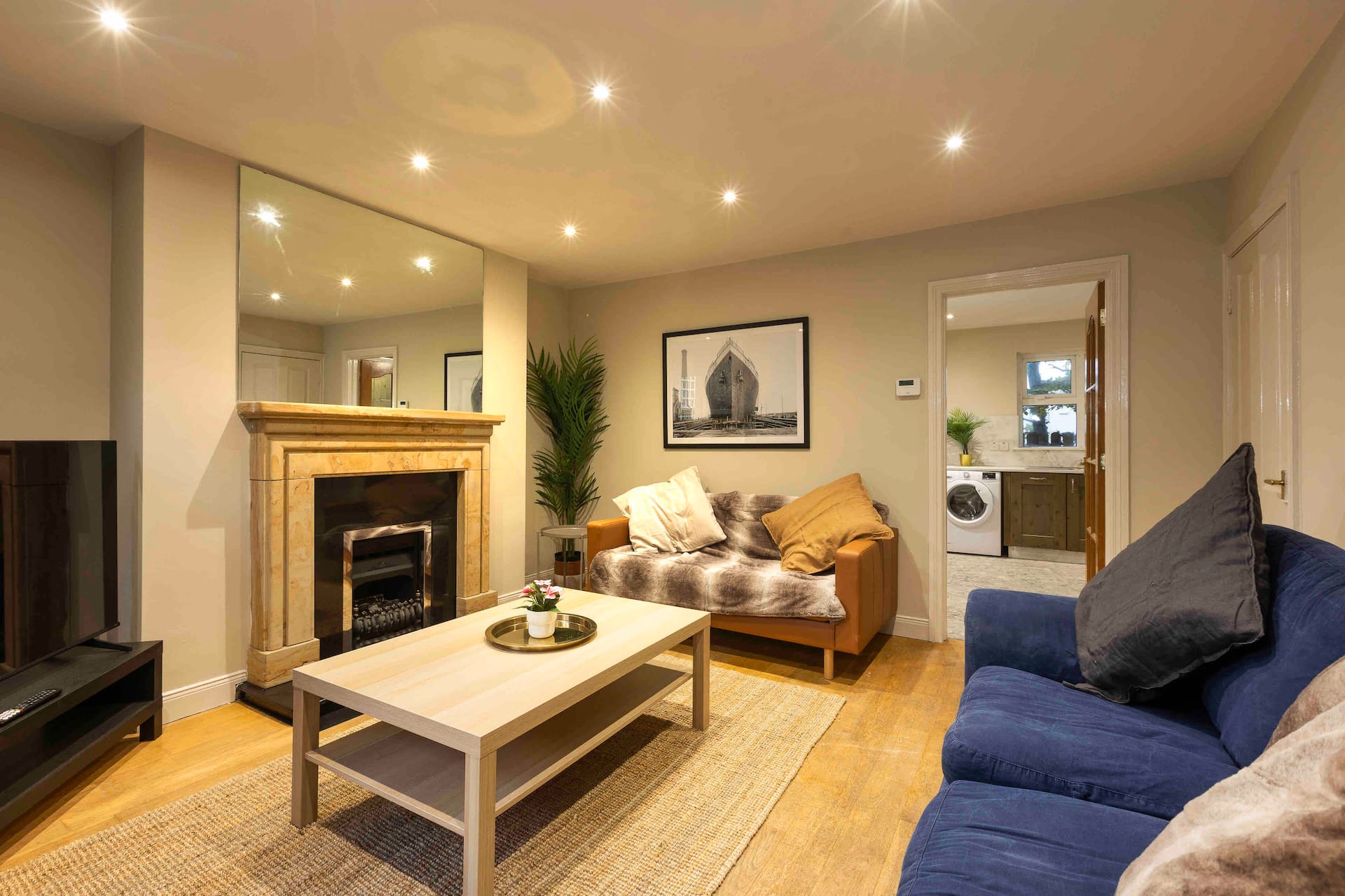The Annadale - Luxury 3 bd House - Gold Short Term Stays