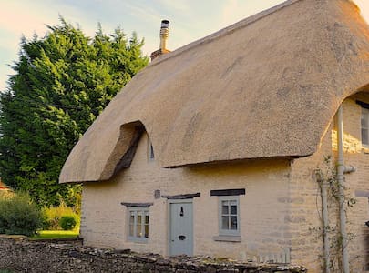 Asphodel Cottage - Historic Cotswold Luxury For 2