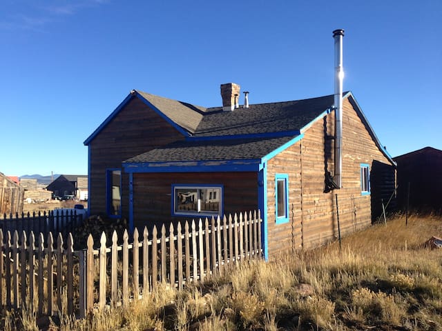 Unique Historic Mountain Cabin In Beautiful Como