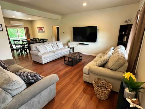 Top Airbnb: GameRm-Waterfall&Deck-Slp19-FirePit-View-Pavilion in Oneonta