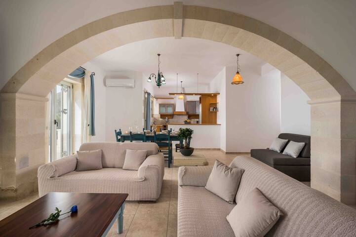 Blue Rose Villa gallery image 5