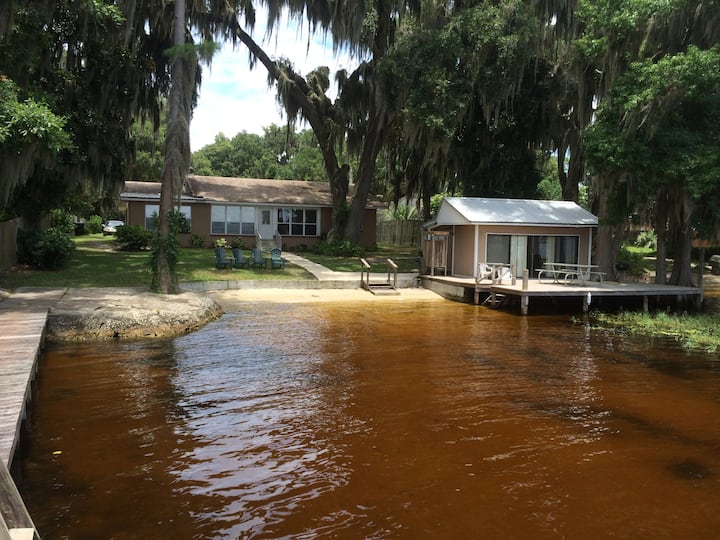 Lake Santa Fe sandy beach retreat Houses for Rent in Melrose, Florida