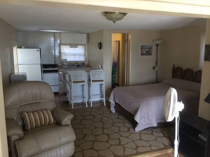 Lake Santa Fe sandy beach retreat Houses for Rent in Melrose, Florida