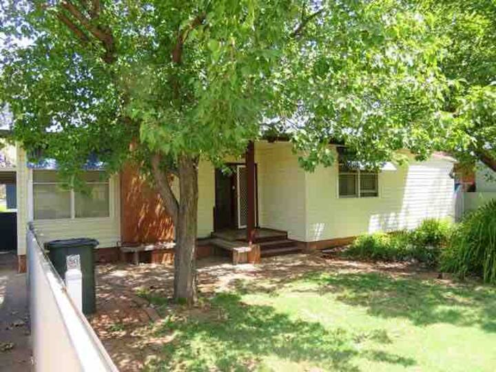 Lake Talbot Holiday Rentals & Homes Narrandera, Australia Airbnb