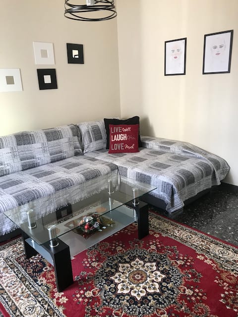 Cosy apartment at Square of philosopher Platon