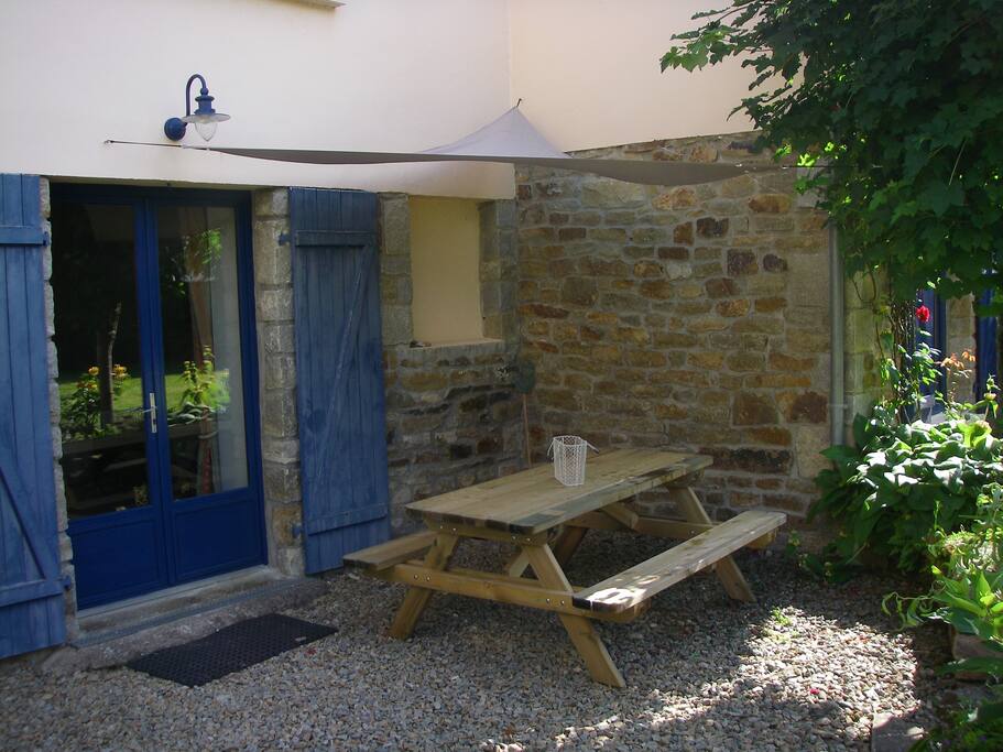 Table jardin sous abri