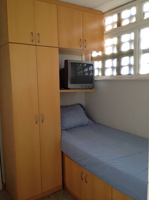 Small Suite - Cama e TV