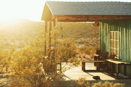Joshua Tree Homesteader Cabin