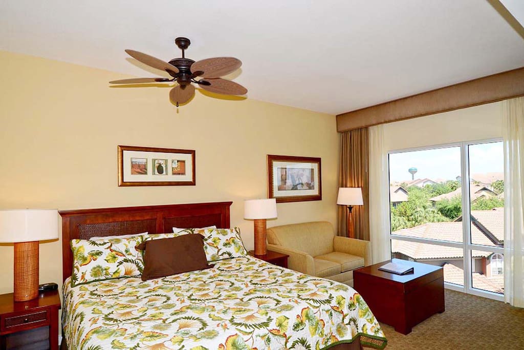 King Bed in Studio Suite