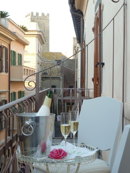 Ravnthu e Tanaquilla balcone Tarquinia Resorts