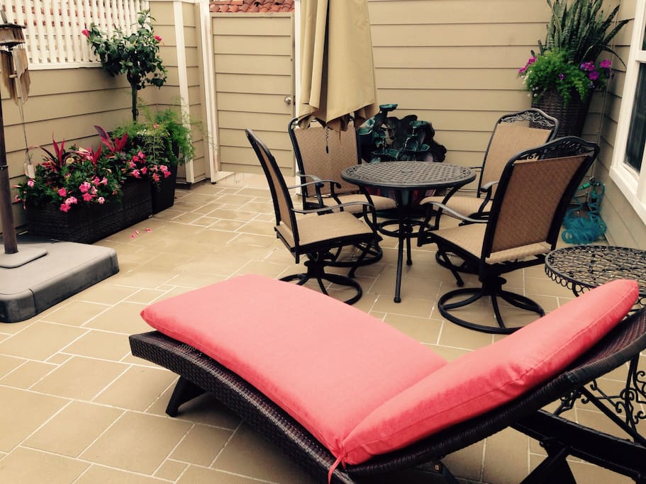 Private entrance and patio