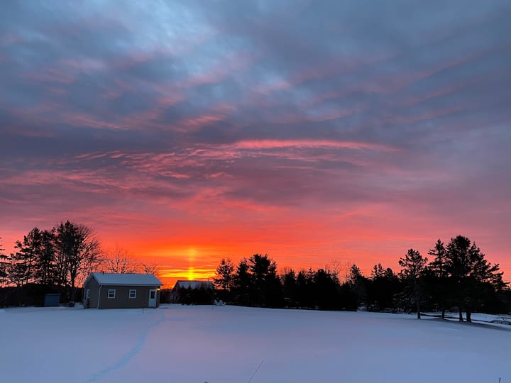 Pioneer Cottage 8km from Chester's New Sensea Spa Guesthouses for Rent in Chester, Nova Scotia