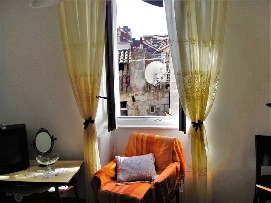 Tv in main bedroom - City view