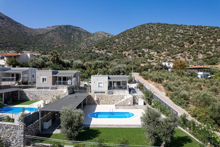 Family-Friendly villa w/Pool, Children area & BBQ