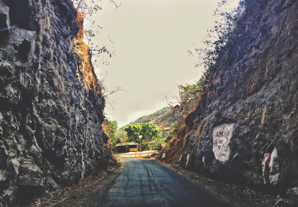 cliff driving