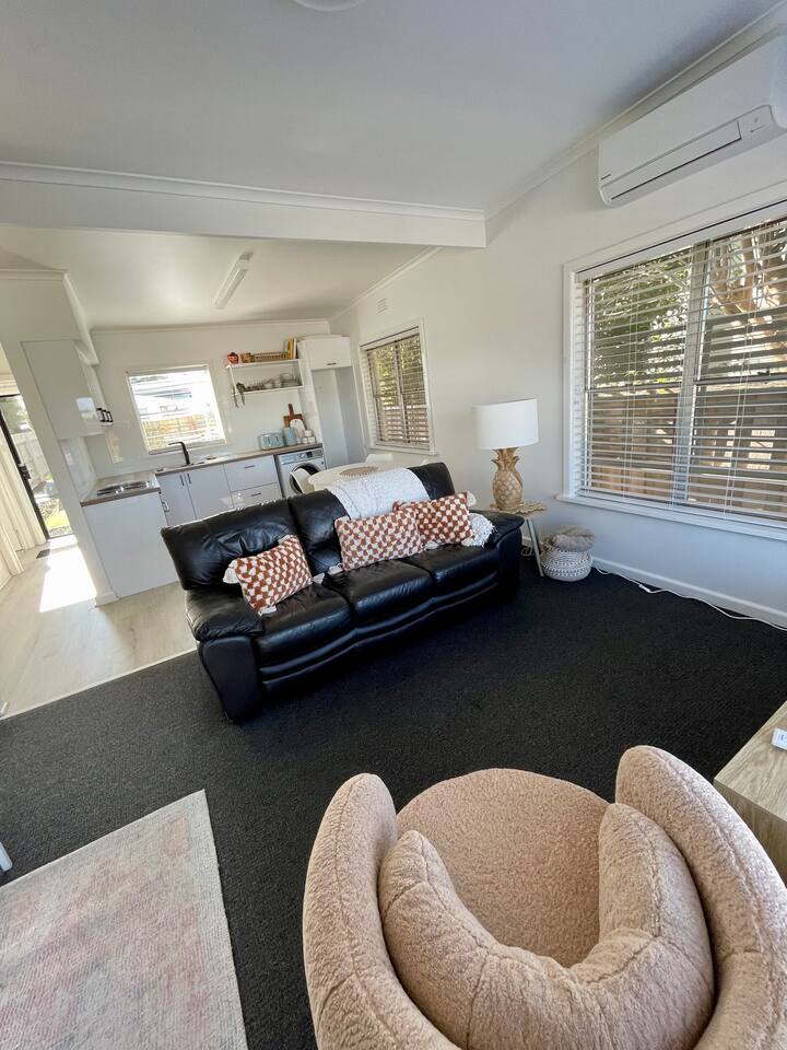 ☀️ Sunnyside  Bairnsdale ☀️ Retro Unit Town Centre. - Bairnsdale