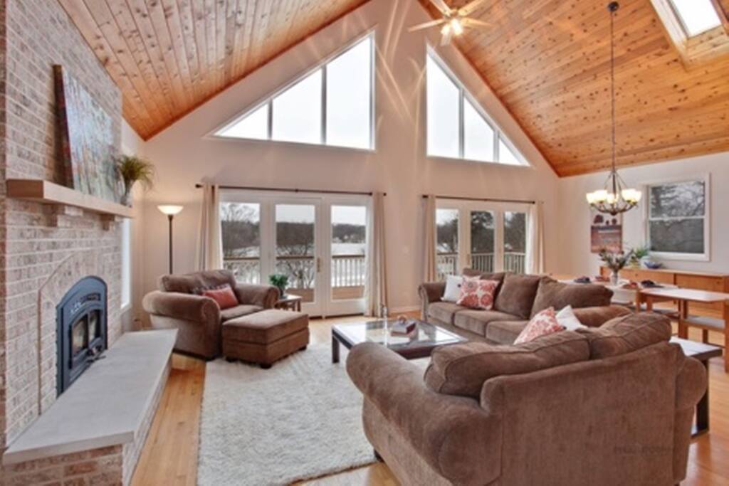 Main Floor Family Room (Furnishing may change)