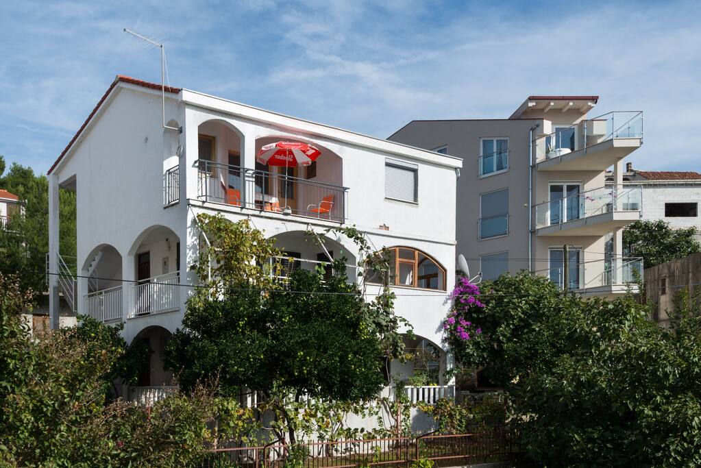 Apartments Mlakić