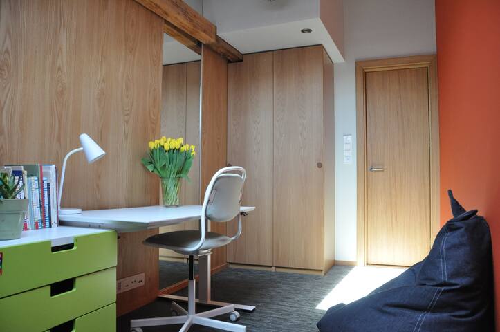 Wonderful central loft apartment gallery image 4