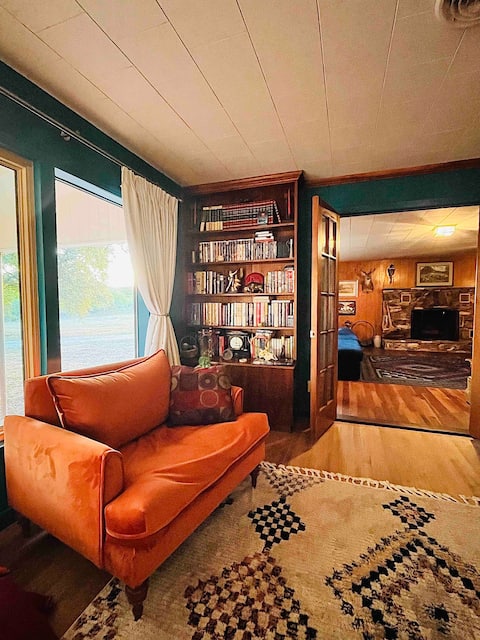 Successful Airbnb property: Hereford Skye - Horse & Livestock Trailer Friendly in San Antonio