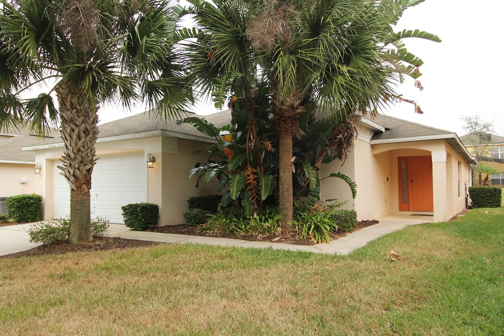 A gorgeous 4 bedroom villa minutes from Disney World