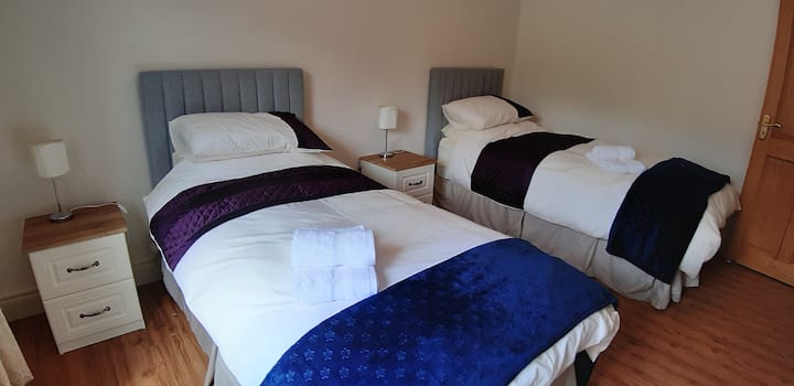 ห้องนอนชั้นล่าง