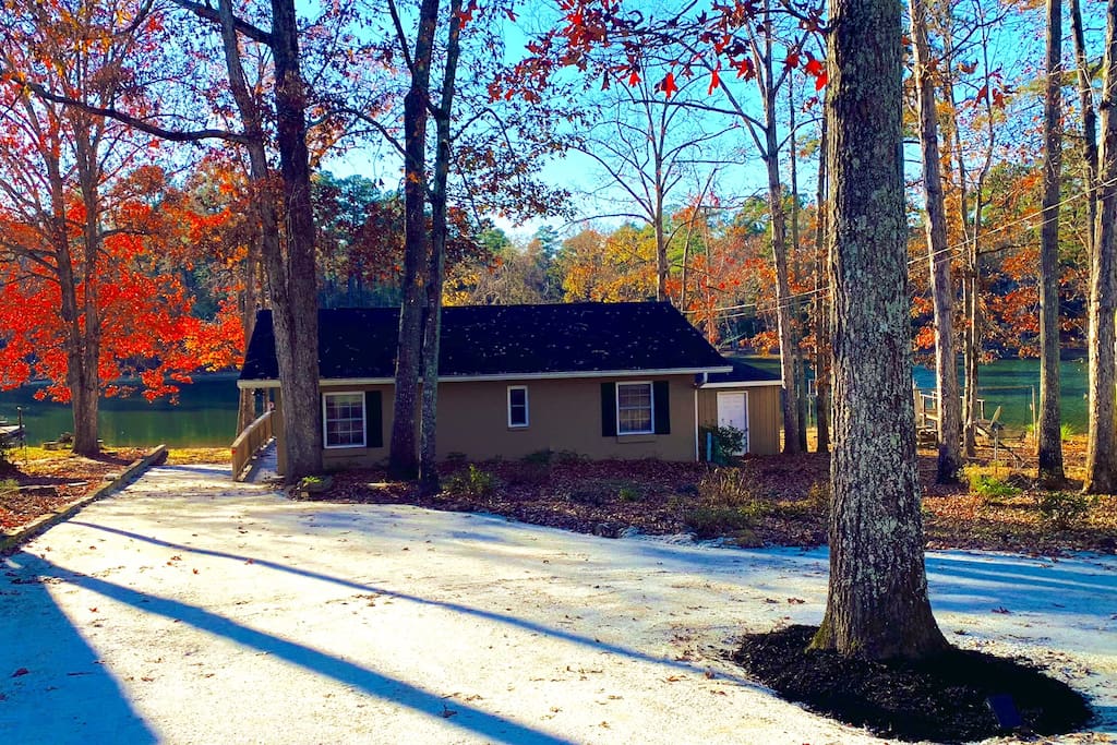 Sunset Gem private dock & boat ramp on Lake Murray Cottages for Rent