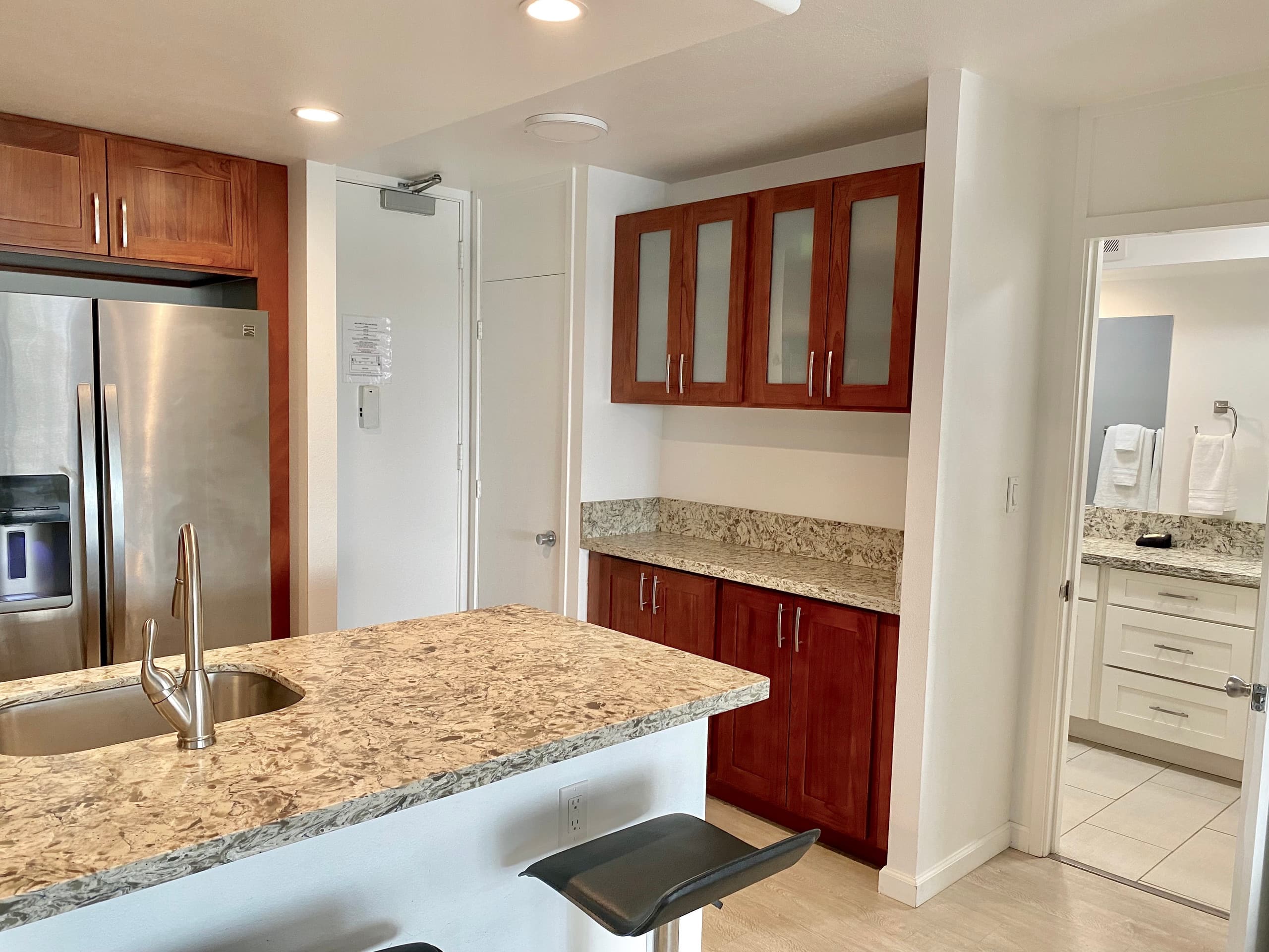 Condo in Honolulu · ★4.71 · 1 bedroom · 2 beds · 1 bath - Image 2