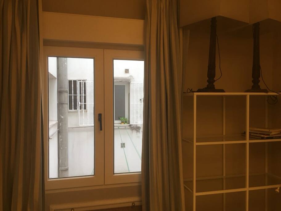 Room view window