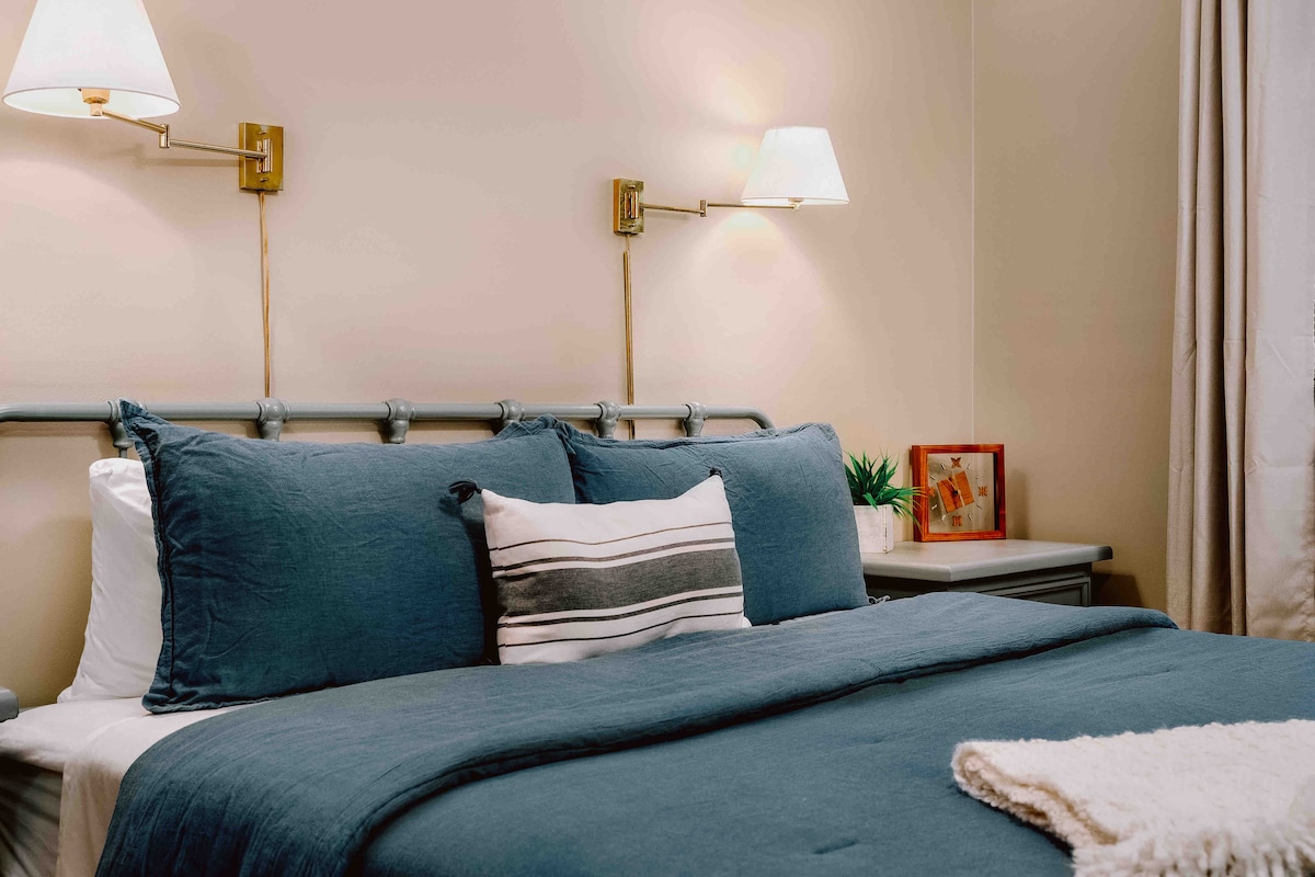 Кралското легло е толкова уютно, че няма да искате да станете! 