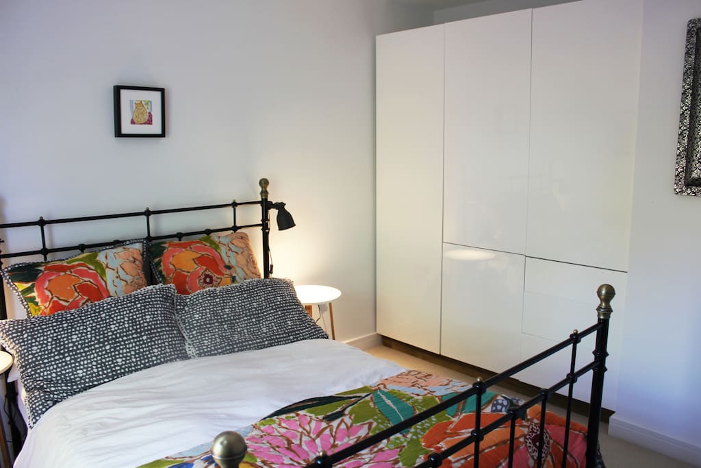 Guest bedroom