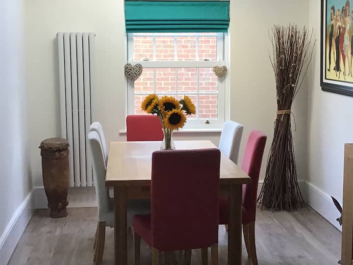 7 Best Airbnb Vacation Rentals In Olney, UK Trip101