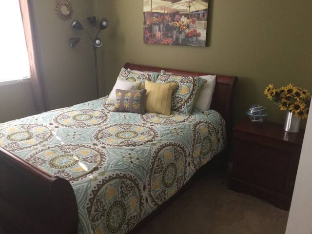 #1of3 comfort queen bed in nice home