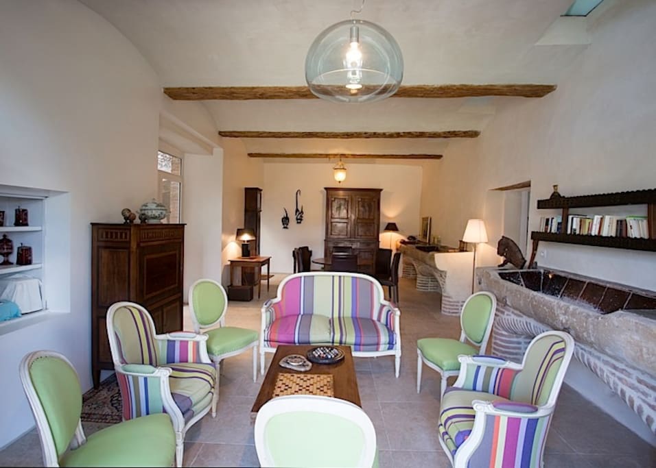 Salon aile est