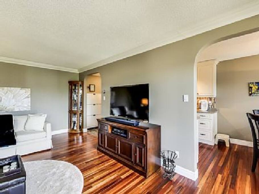 Large screen tv with surround sound, cable & Netflix