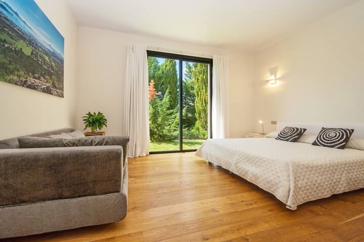 Villa Llenaire gallery image 4