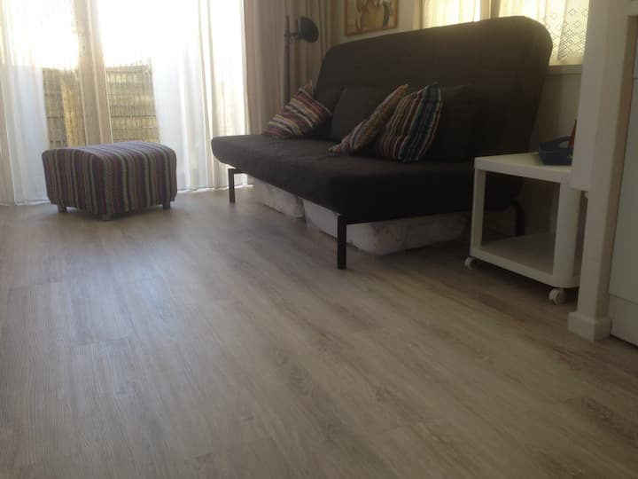 เตียงโซฟาพร้อมกล่องเก็บของสำหรับเครื่องนอน