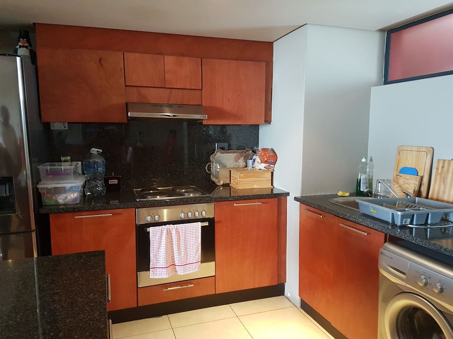 Fully fitted kitchen.