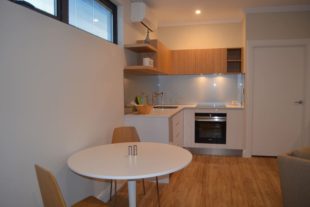 Modern tidy kitchen