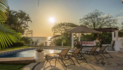 Oceanview*FAST WiFi*Yard*Pool*Executive Chef*Staff