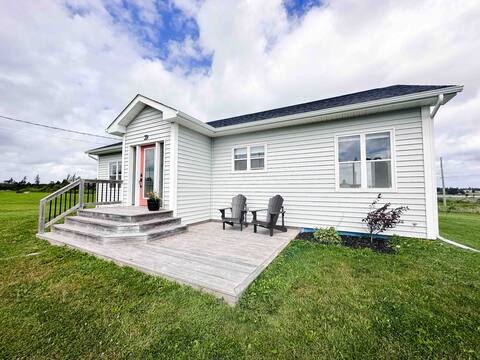 Brackley Beach Sea Breeze Cottage