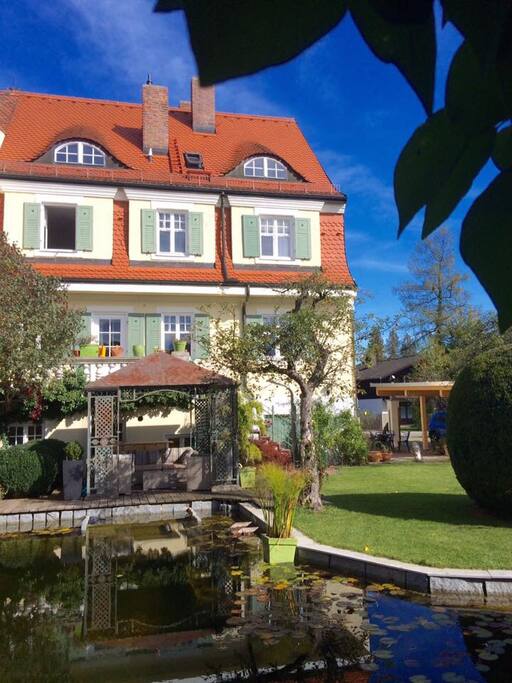 Garden with view of the eyelet windows of the attic apartment