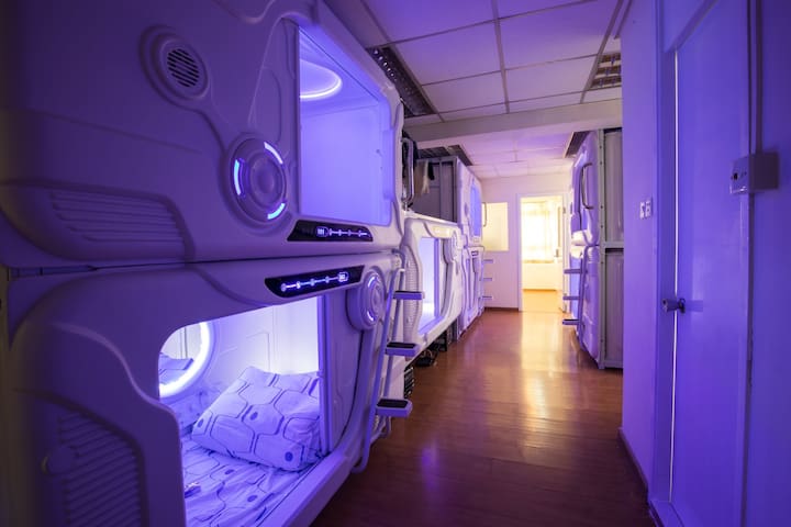 Spacepod for single at city center 1min walk metro