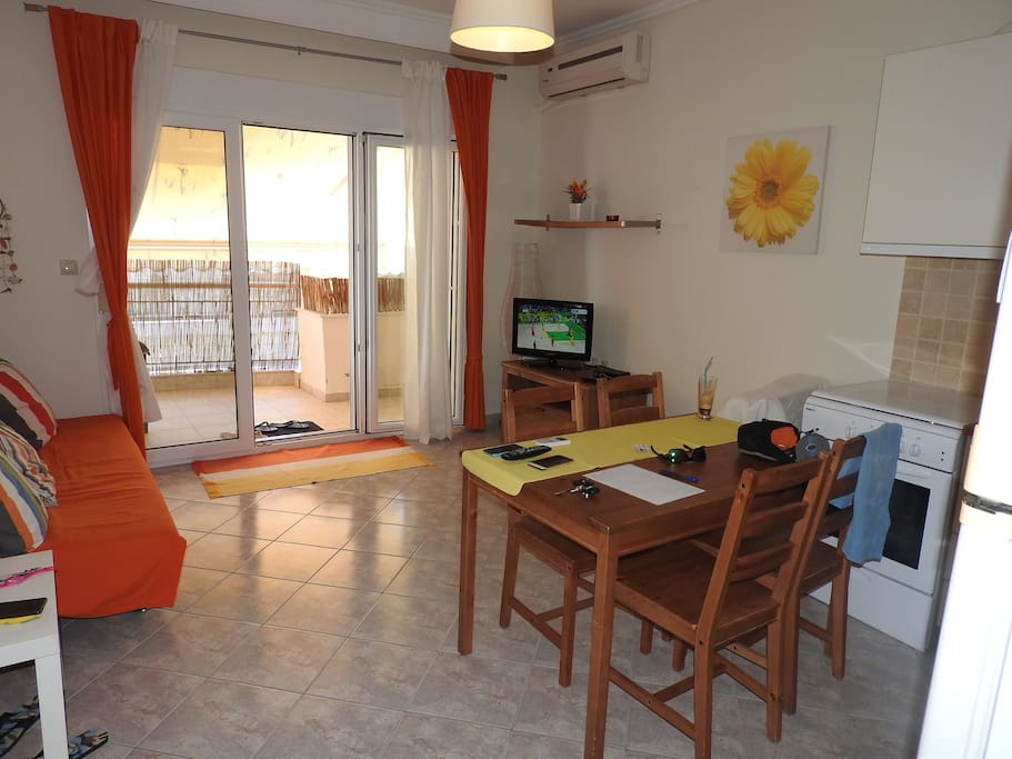 R30 Lovely apartment in the center of N.Potidaia.