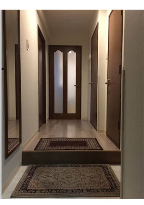 Entrance Hallway 入口走廊