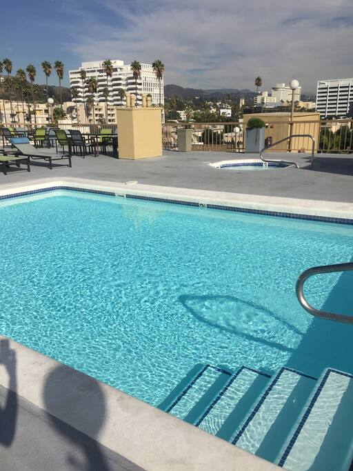 Rooftop pool/jacuzzi with panoramic view of Hollywood!