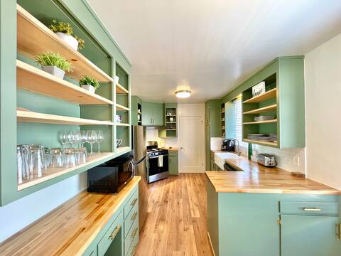 Quiet Gem w/city access 2BR 1BA