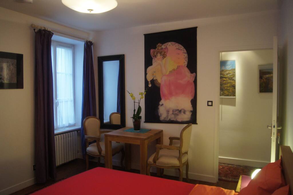 Autre vue de la chambre.