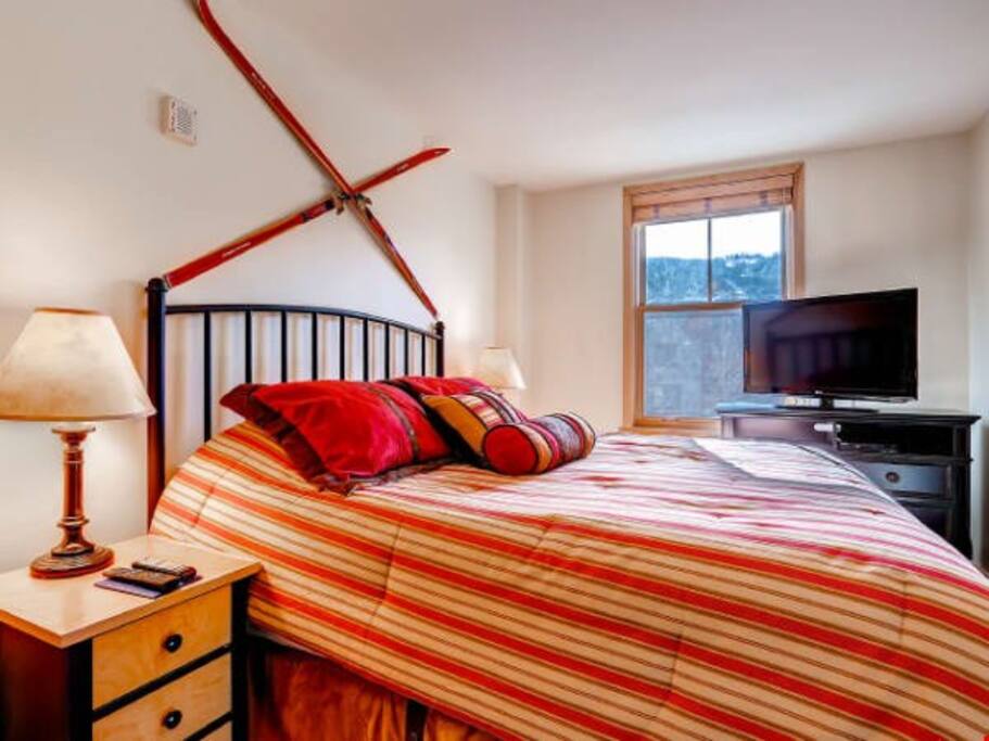 Get a good night's sleep in the comfortable queen beds.